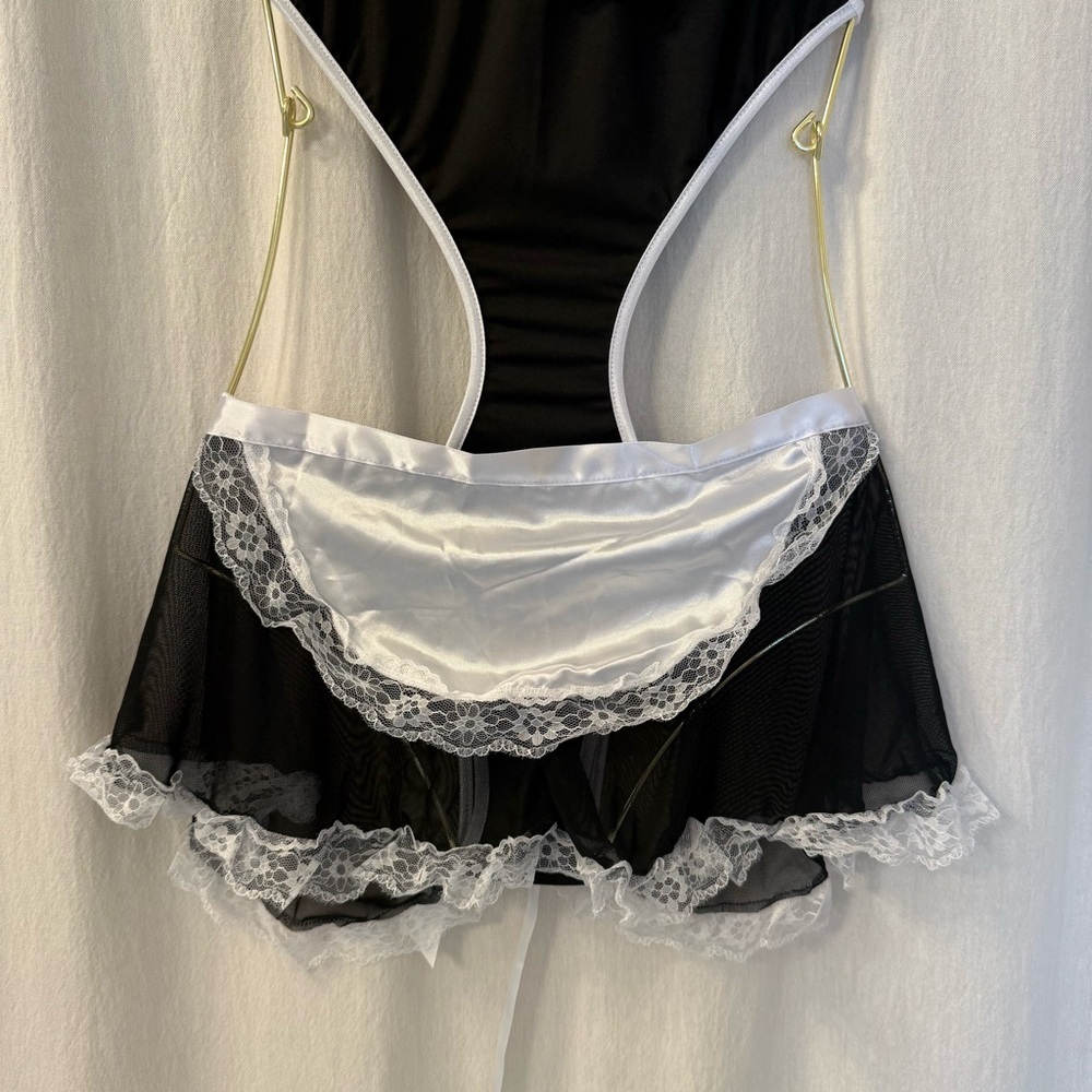 Elegant Black and White Lace Maid Lingerie Set - Picture 6 of 7